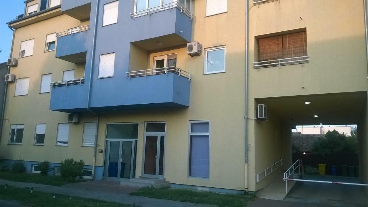 Apartman Mario Осиек Экстерьер фото